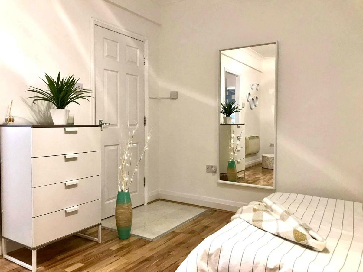 Modern Boutique Studio Apartment Bournemouth Esterno foto